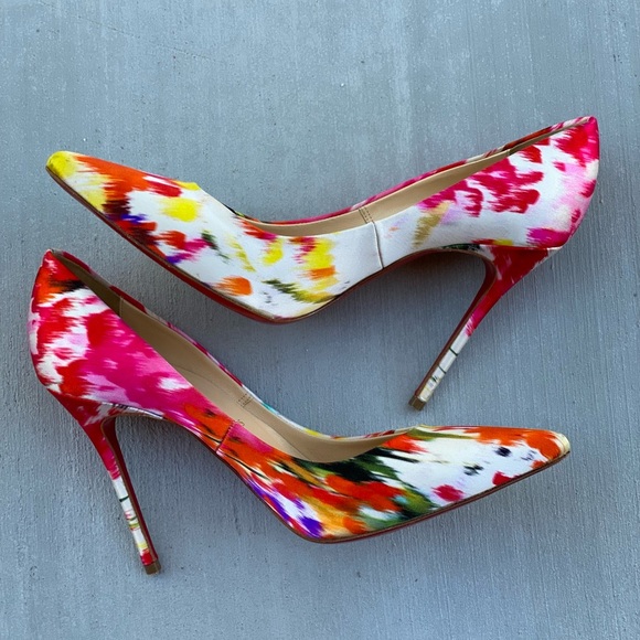 Limited Edition Satin Print Silk Point-Toe Pumps - Picture 3 of 7